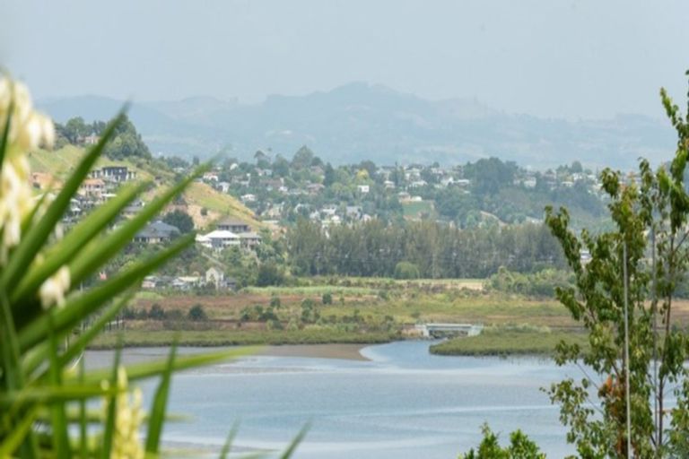 Photo of property in 38 Rewarewa Place, Matua, Tauranga, 3110