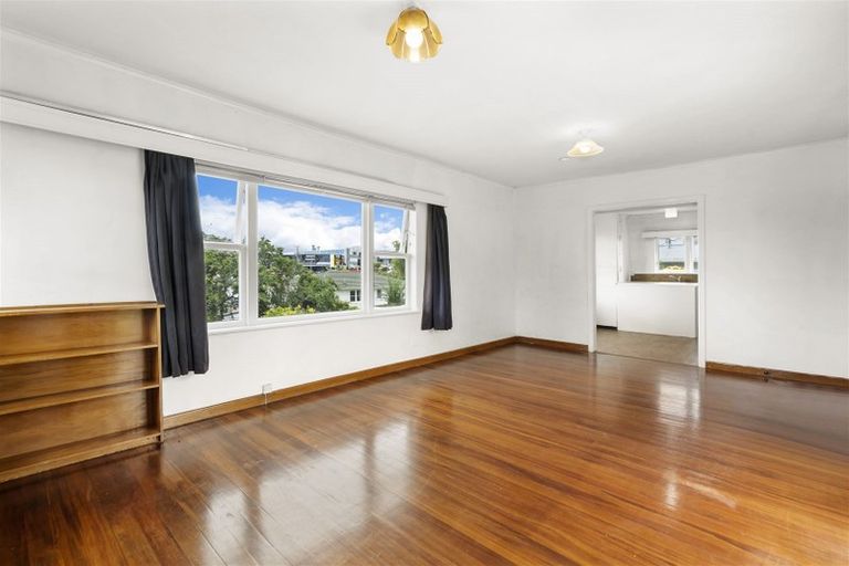 Photo of property in 13 Bruce Road, Glenfield, Auckland, 0629