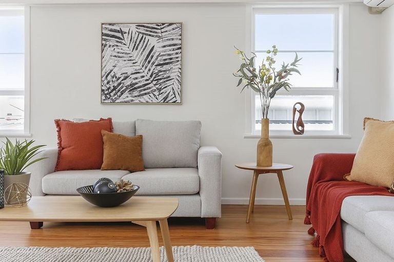 Photo of property in 5 Braebank Lane, Te Atatu South, Auckland, 0610