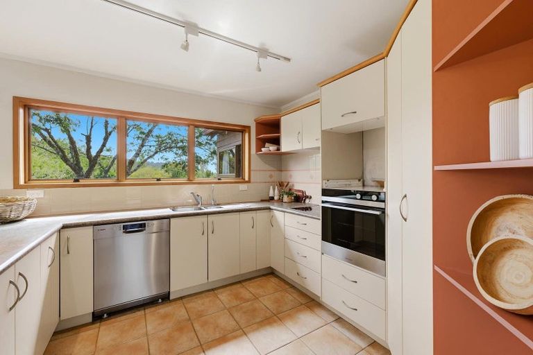 Photo of property in 39 Robinson Road, Whitianga, 3510