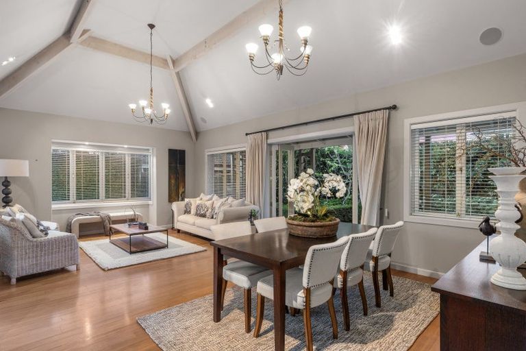 Photo of property in 247 Devonport Road, Tauranga, 3110