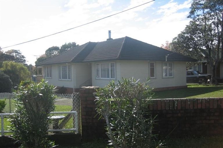 Photo of property in 10 Albert Pryor Avenue, Henderson, Auckland, 0612