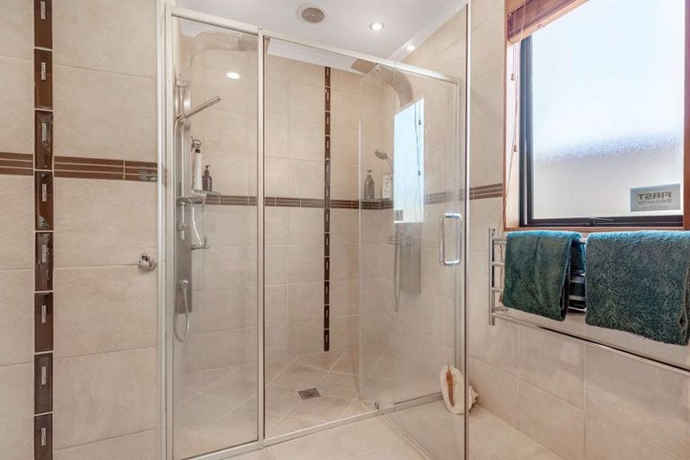 Photo of property in 8 Piha Close, Papamoa Beach, Papamoa, 3118