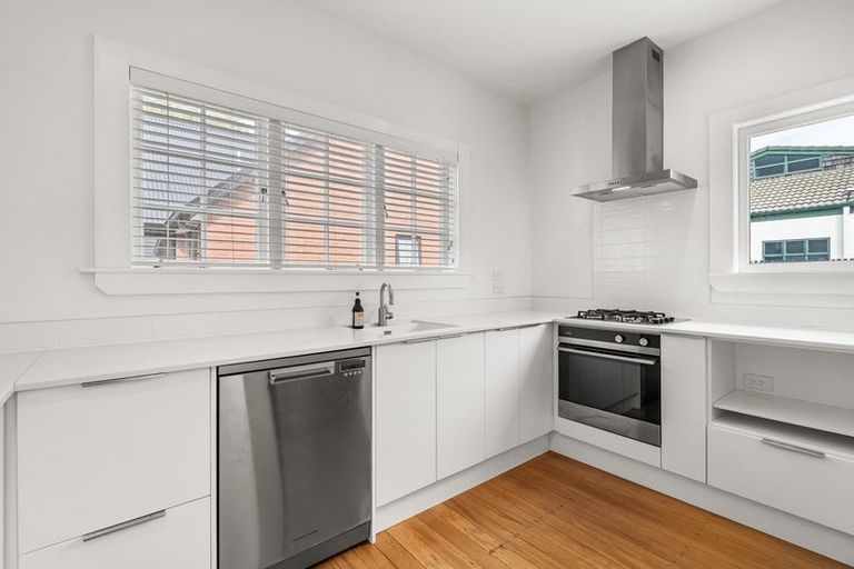 Photo of property in 36a Hall Street, Cambridge, 3434