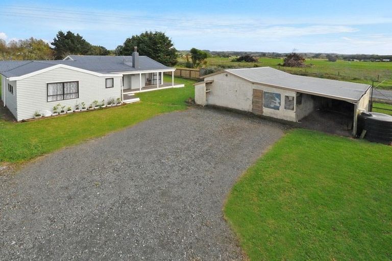 Photo of property in 143 Karioitahi Road, Waiuku, 2683