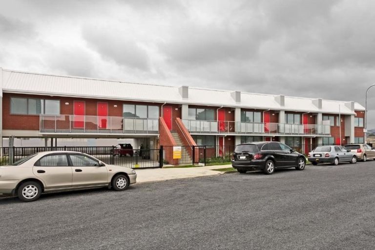 Photo of property in 6/26 Railway Street West, Papakura, 2110