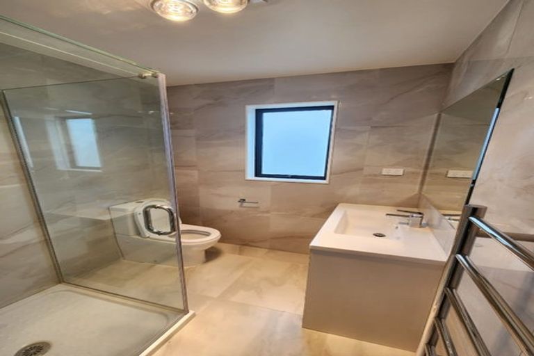 Photo of property in 33b Crestview Rise, Papakura, 2110