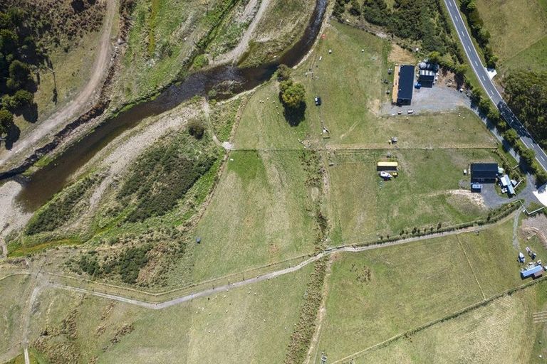 Photo of property in Turvey Farm, 904b Coast Road, Wainuiomata Coast, Wainuiomata, 5373