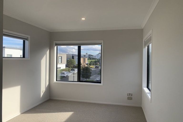 Photo of property in 21 Eyton Kay Road, Hobsonville, Auckland, 0616