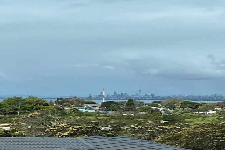 Photo of property in 35 Cityview Place, Massey, Auckland, 0614