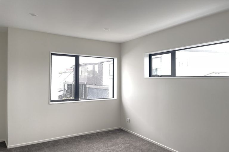 Photo of property in 26a Reeves Road, Pakuranga, Auckland, 2010