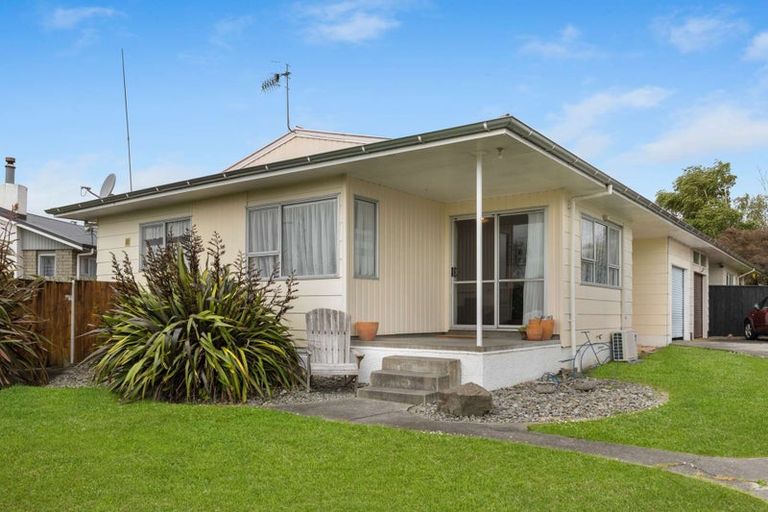 Photo of property in 44a Geraldine Crescent, Cloverlea, Palmerston North, 4412