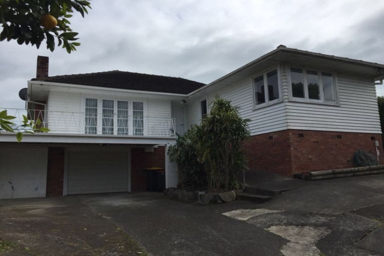 Photo of property in 29 Carole Crescent, Pakuranga, Auckland, 2010