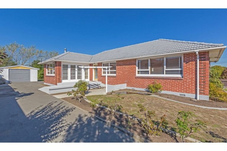 Photo of property in 32 Bournemouth Crescent, Aranui, Christchurch, 8061