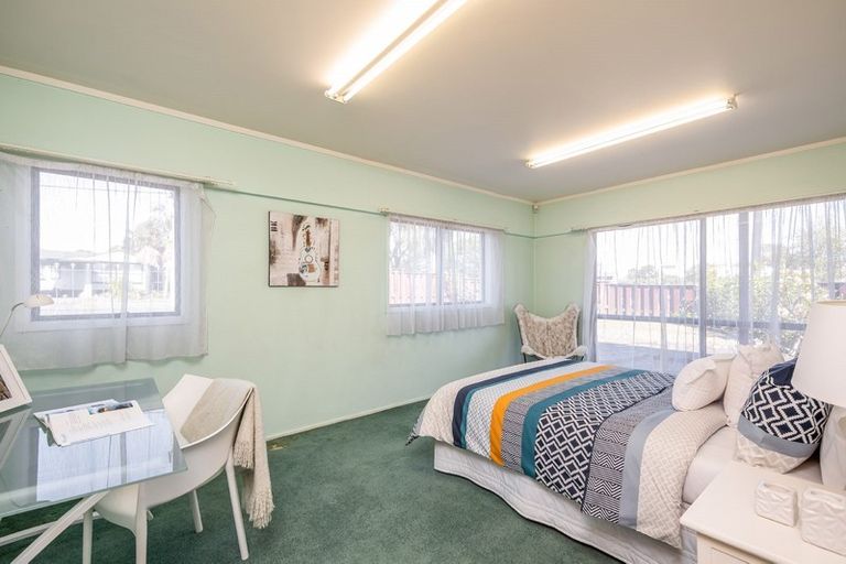 Photo of property in 31 Seaforth Avenue, Mangere Bridge, Auckland, 2022