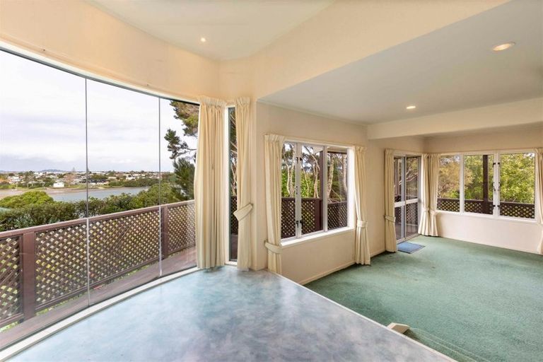 Photo of property in 171 West Harbour Drive, West Harbour, Auckland, 0618
