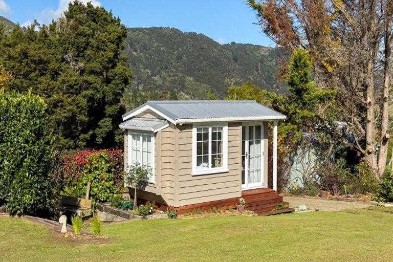 Photo of property in 11 Mangotahi Road, Thames, 3577