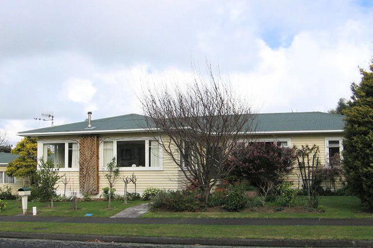 Photo of property in 5 Epsom Road, Hokowhitu, Palmerston North, 4410