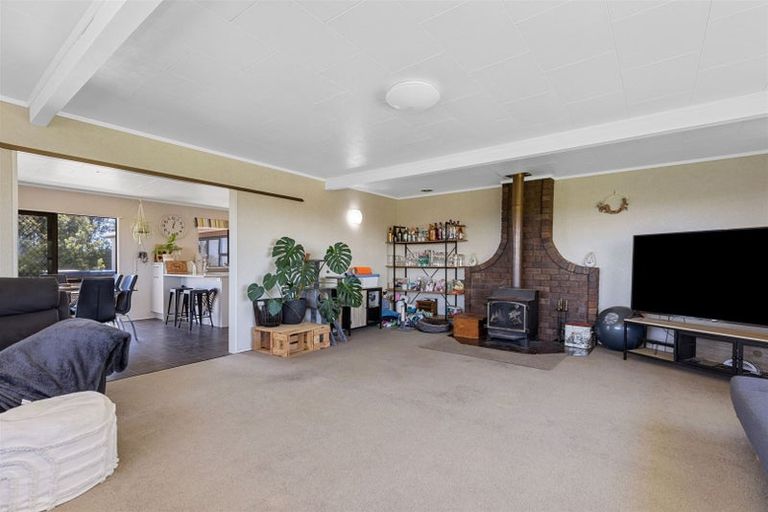 Photo of property in 1568a Old Coach Road, Pukehina, 3186