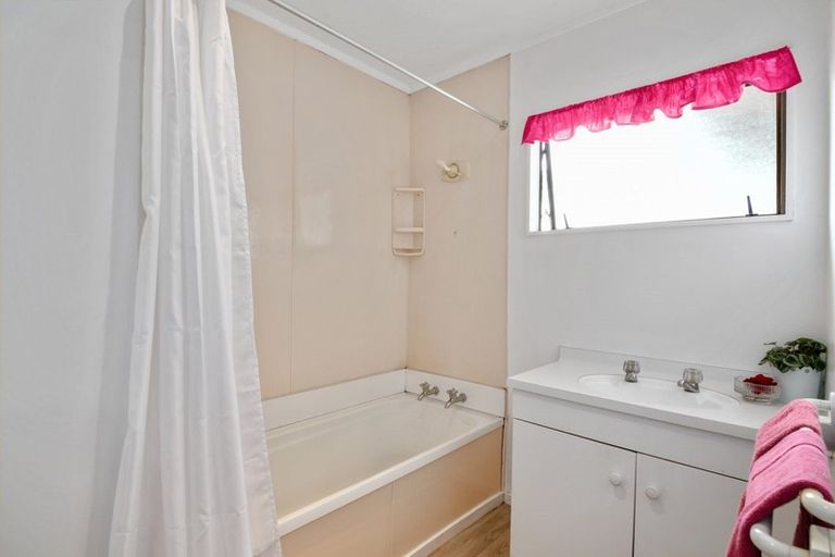 Photo of property in 156 Tipahi Street, Nelson South, Nelson, 7010