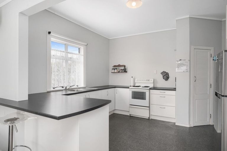 Photo of property in 22 Mako Mako Road, Levin, 5510