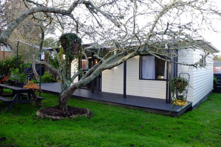 Photo of property in 25 La Perouse Street, Botany Downs, Auckland, 2010