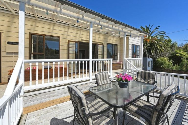 Photo of property in 414 Stokes Valley Road, Stokes Valley, Lower Hutt, 5019