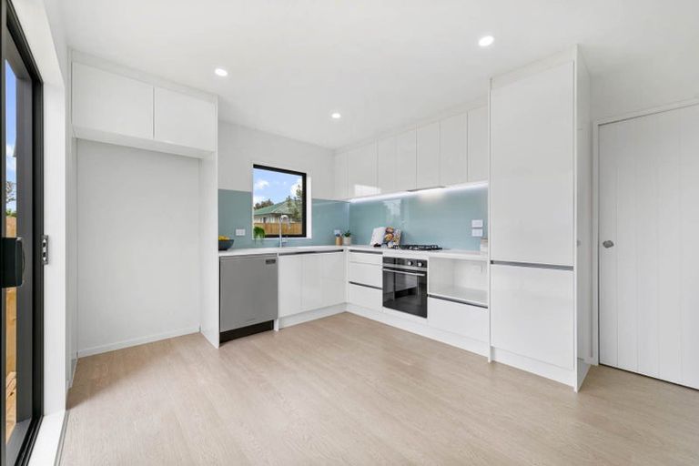 Photo of property in 90a Seymour Road, Sunnyvale, Auckland, 0612