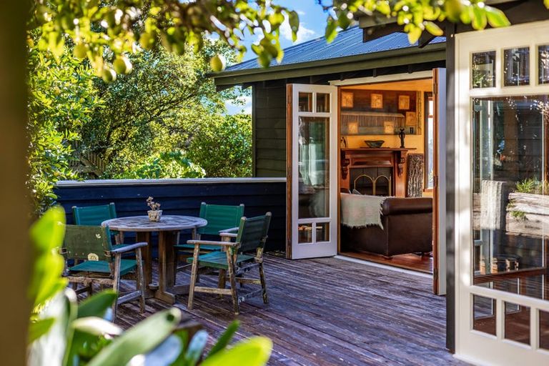 Photo of property in 17 Korimako Road, Days Bay, Lower Hutt, 5013