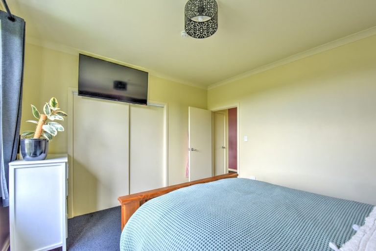 Photo of property in 176 Seaward Road, Edendale, 9825