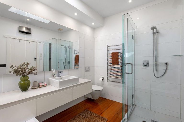 Photo of property in 159 Weston Road, St Albans, Christchurch, 8052