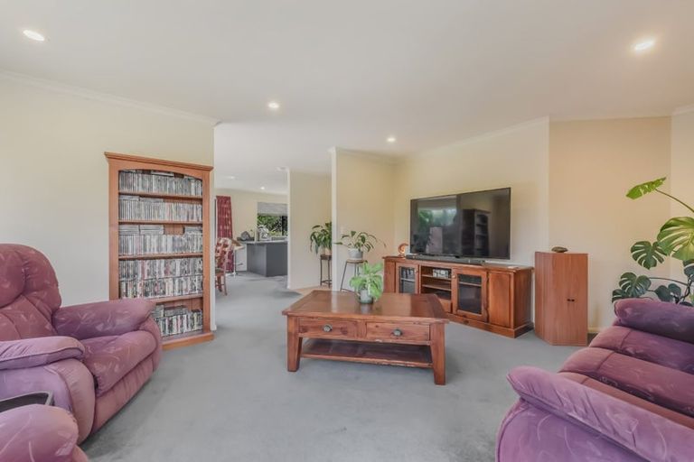 Photo of property in 8 Ngawhatu Road, Stoke, Nelson, 7011