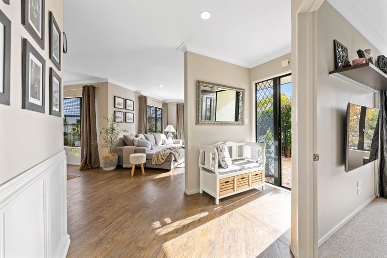 Photo of property in 33 Greenfield Drive, Western Heights, Hamilton, 3200