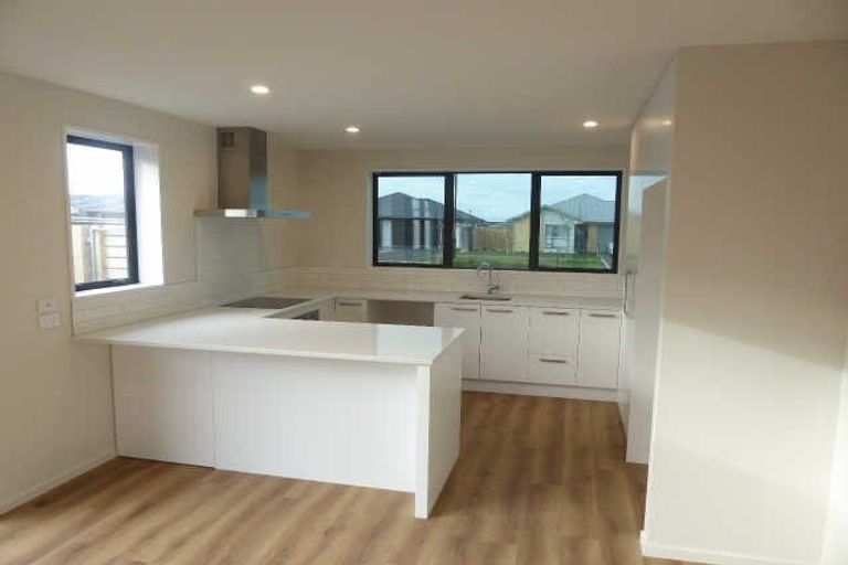 Photo of property in 12 Broadway Parade, Rolleston, 7615