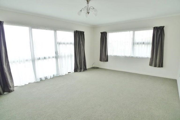 Photo of property in 68 Donovan Street, Blockhouse Bay, Auckland, 0600