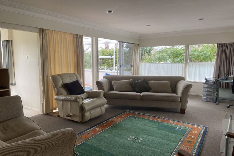 Photo of property in 1/2a Ascot Avenue, Narrow Neck, Auckland, 0624