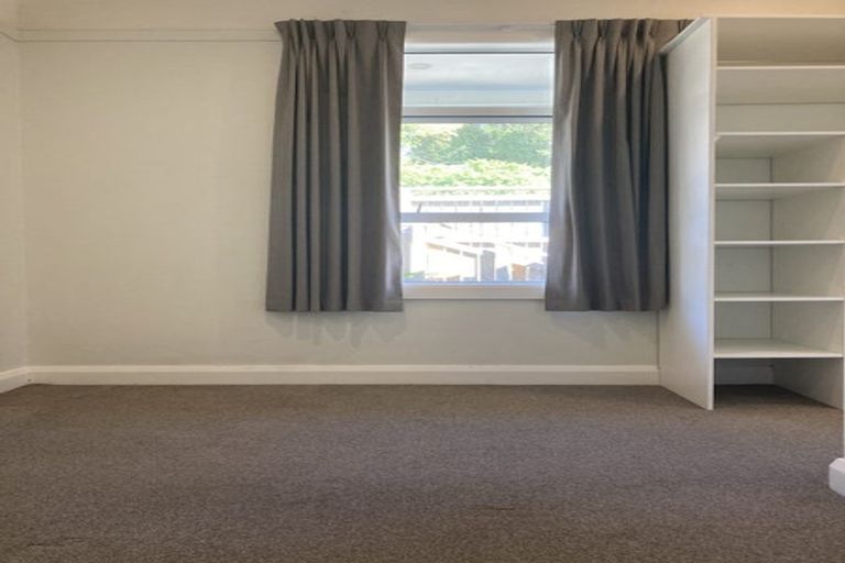 Photo of property in 17 Queens Drive, Kilbirnie, Wellington, 6022