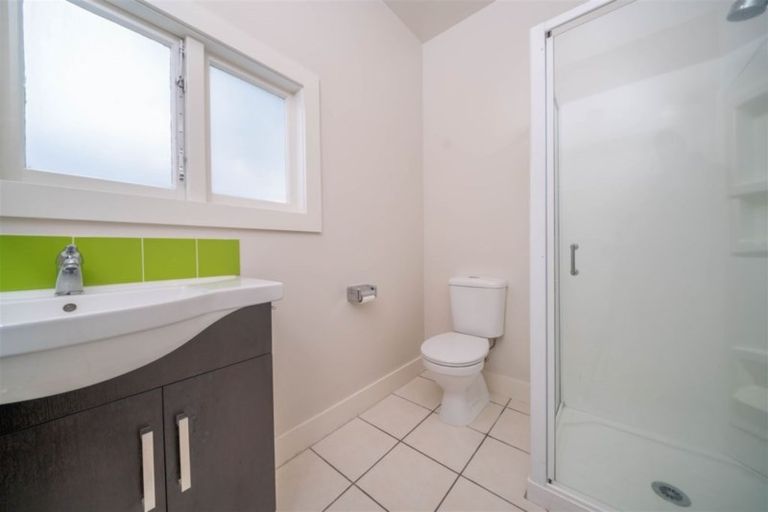 Photo of property in 15 Aorangi Road, Bryndwr, Christchurch, 8053