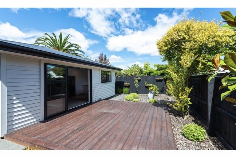 Photo of property in 258a Edgeware Road, Edgeware, Christchurch, 8013
