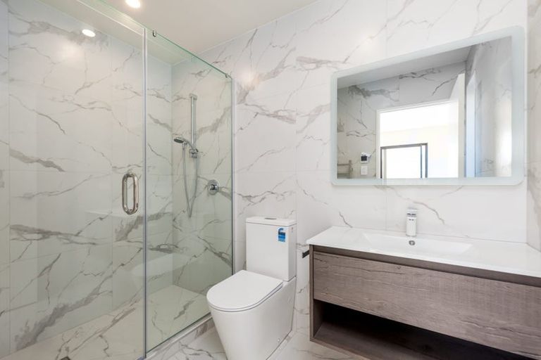 Photo of property in 1 Sunnyheights Road, Orewa, 0931