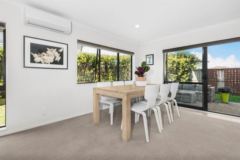 Photo of property in 24 Pickaberry Avenue, Karaka, Papakura, 2113