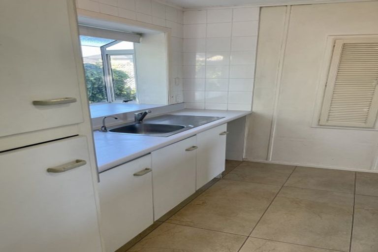 Photo of property in 2/16 Parker Avenue, New Lynn, Auckland, 0600