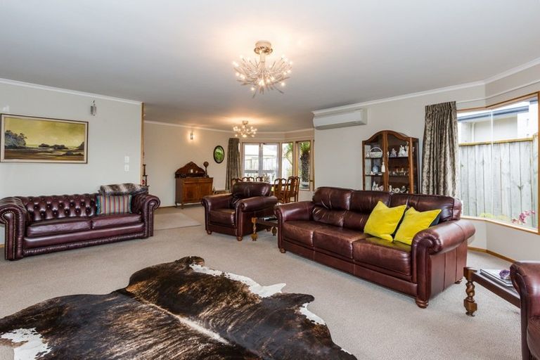 Photo of property in 11 Kensington Drive, Taradale, Napier, 4112