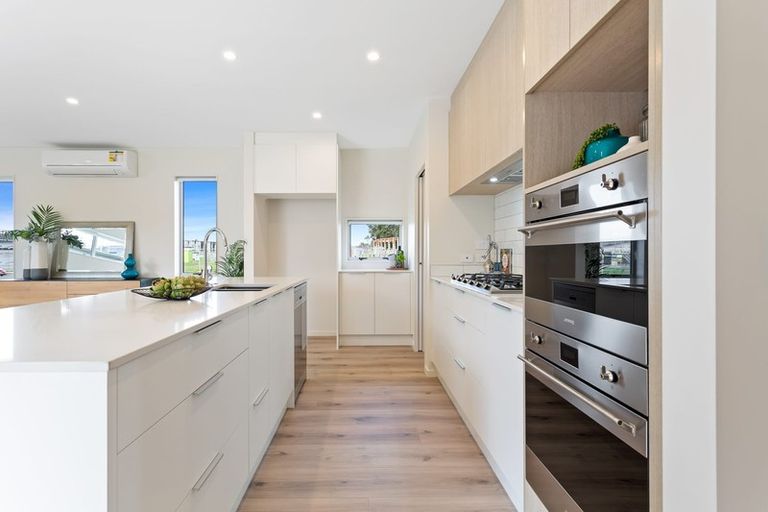 Photo of property in 32 Riria Crescent, Takanini, 2112