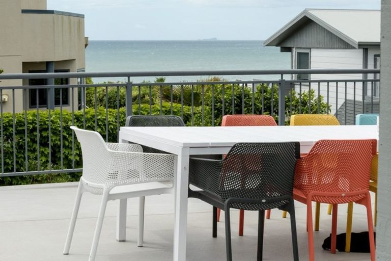 Photo of property in 141 Karewa Parade, Papamoa Beach, Papamoa, 3118