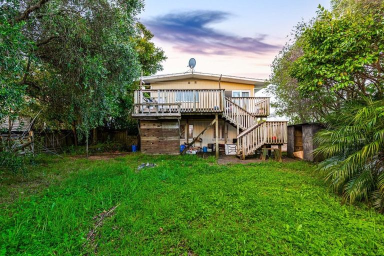 Photo of property in 74 Waimumu Road, Massey, Auckland, 0614