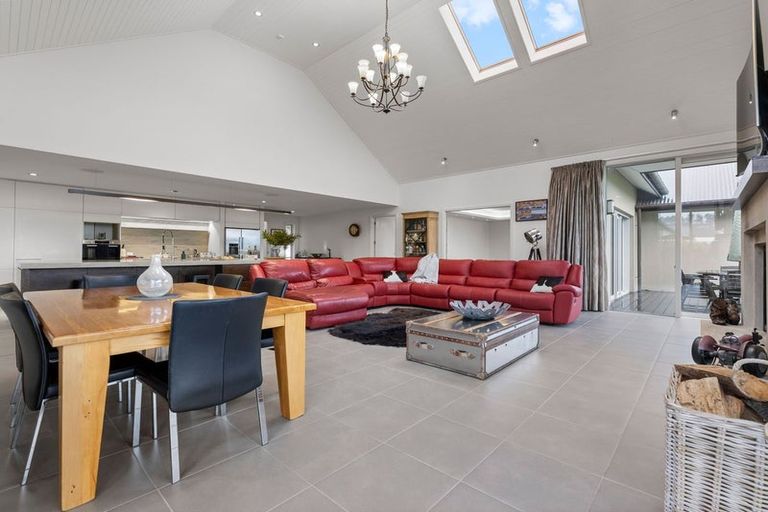 Photo of property in 100 Wingatui Road, Mosgiel, 9024