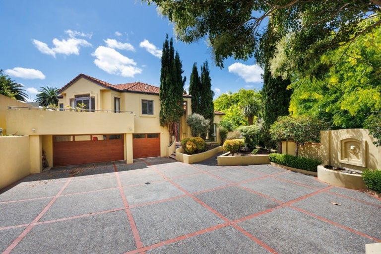 Photo of property in 5 The Oaks, Awapuni, Palmerston North, 4412