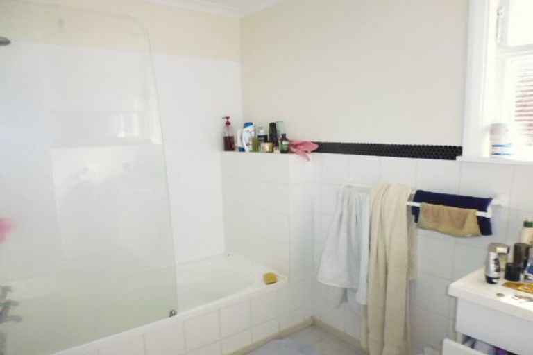 Photo of property in 1/1030 High Street, Avalon, Lower Hutt, 5011