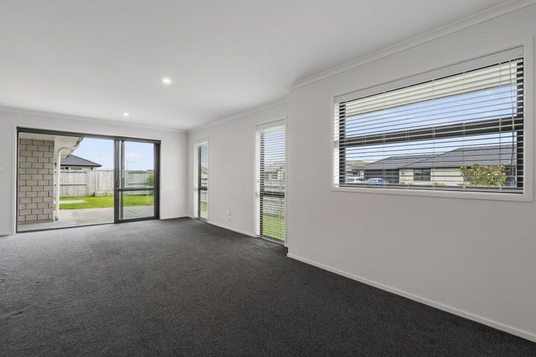 Photo of property in 27 Furlong Road, Papamoa, 3118